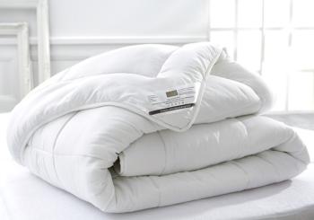 Couette Anti-acarien, Lgre et Tempre, Blanche, 140x200cm, 1 personne, 100% Microfibre